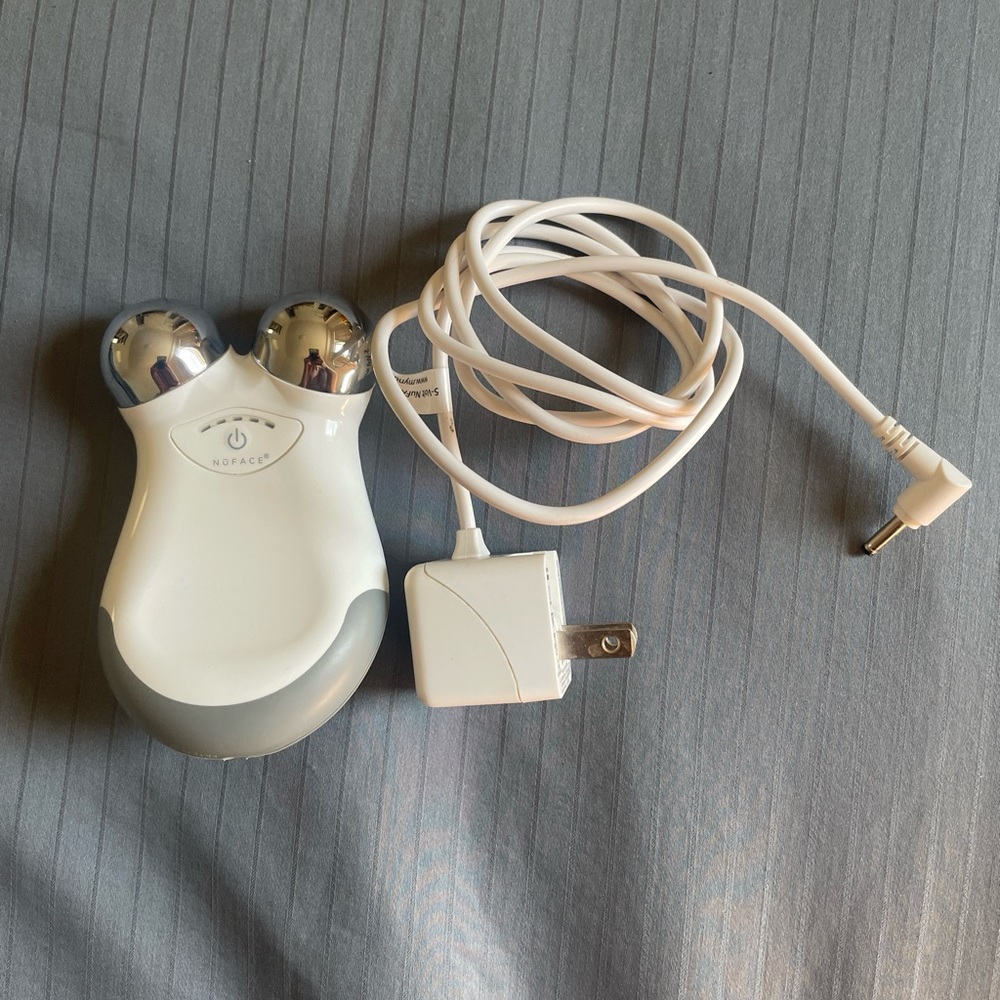 NuFace mini facial toning device